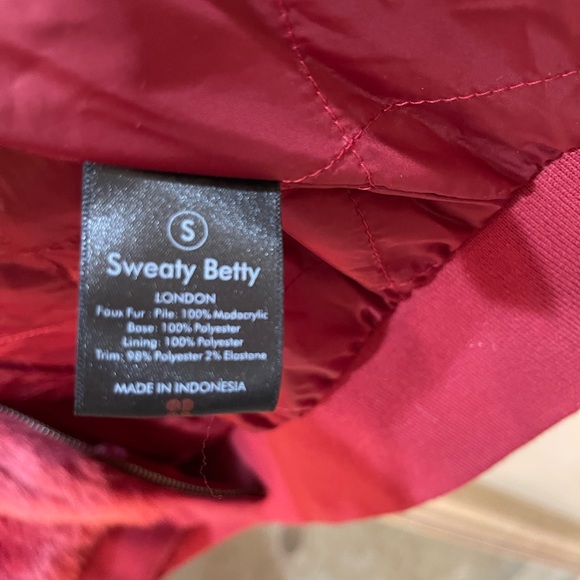 SWEATY BETTY: Model Faux Fur Bomber Jacket in Rust Red, Size Small, NEW WITH TAG - Picture 7 of 10